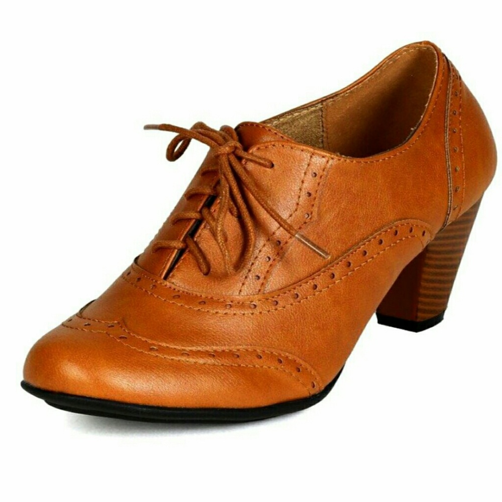 Lace up Oxford Heel pumps